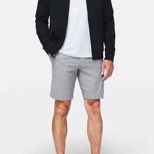 Lululemon Men’s Commision Shorts Size 33 in Gray